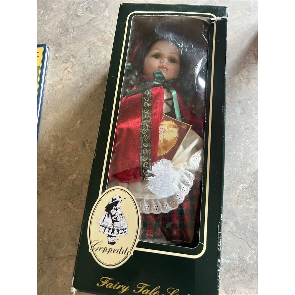 Geppeddo Porcelain Little Red Riding‎ Hood Doll 16